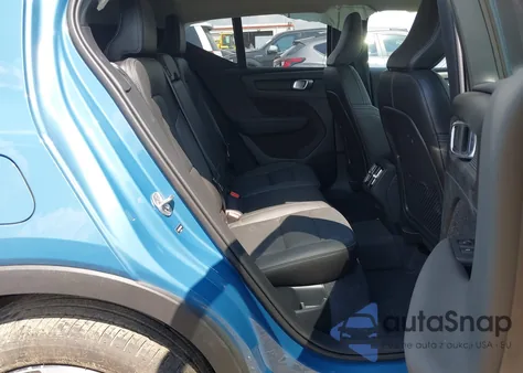 2024 Volvo Xc40 B5 Core Bright Theme z USA, uszkodzony, nr VIN YV4L12UK6R2374189